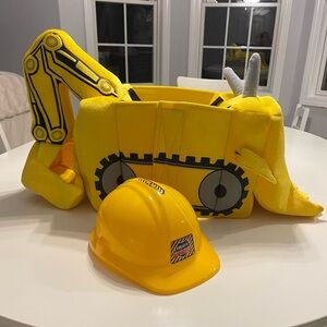 I Want to Be Excuvator Costume, worn once. Size 3-7.